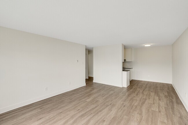 Photo - Seaside Place Apartments