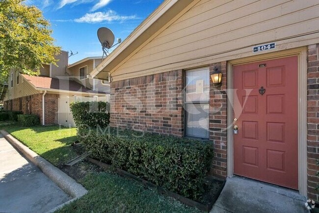 Building Photo - 2240 Tarpley Rd Rental