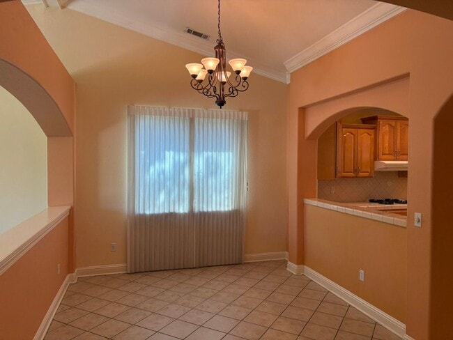 Photo - 587 Castenda Dr