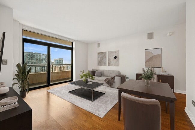 Photo - 1160 S Michigan Ave