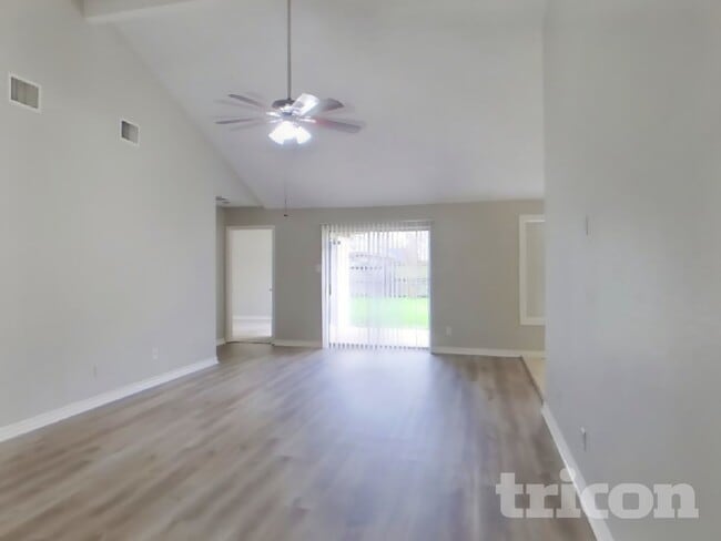 Photo - 22510 Braken Carter Ln