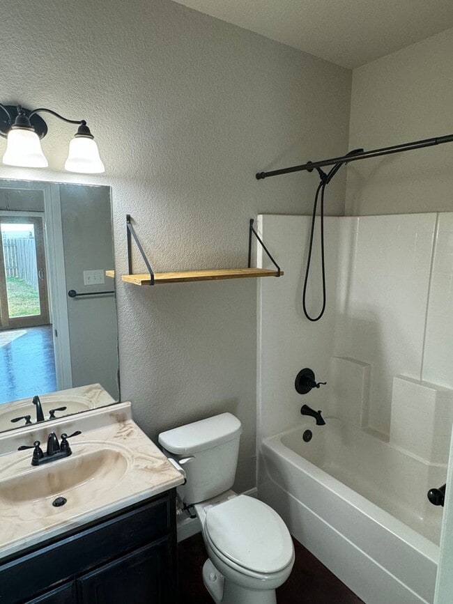 Photo - 3/2 in BROCK ISD - LAWN CARE INCLUDED - Pe...