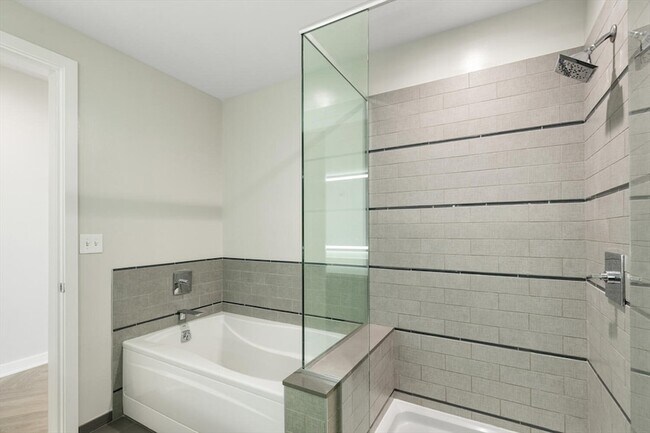 Photo - 1 Canal St Unidad 1211