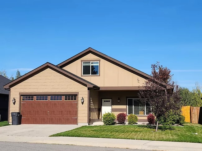 Building Photo - Beautiful 3 bed 3 bath home available in C...