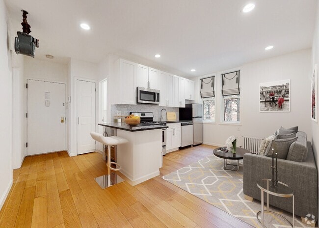 Building Photo - Thayer Street Rental