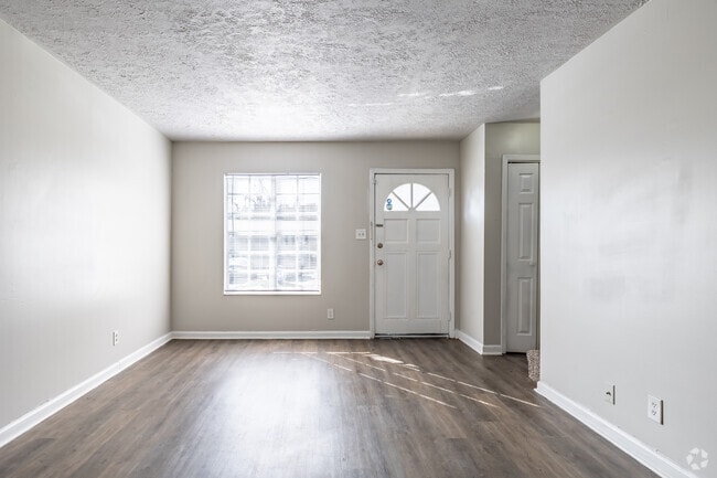 2BR, 1BA - 1120SF