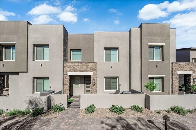 Photo - 600 N Carriage Hill Dr