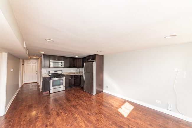 Photo - 5344 W Eddy St Unit G