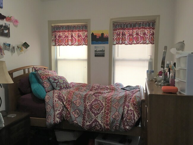 Photo - 1021 Tremont St Unidad 3