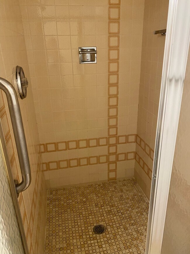 Photo - 2500 Parkview Dr Unidad 7th floor