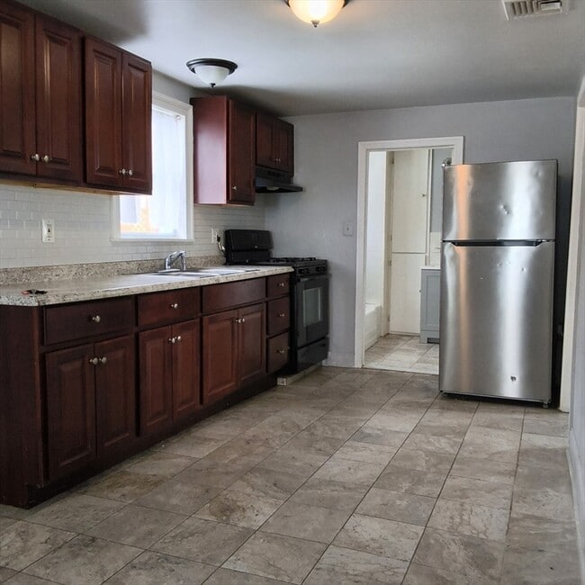 Photo - 1792 Pleasant St Unit 5