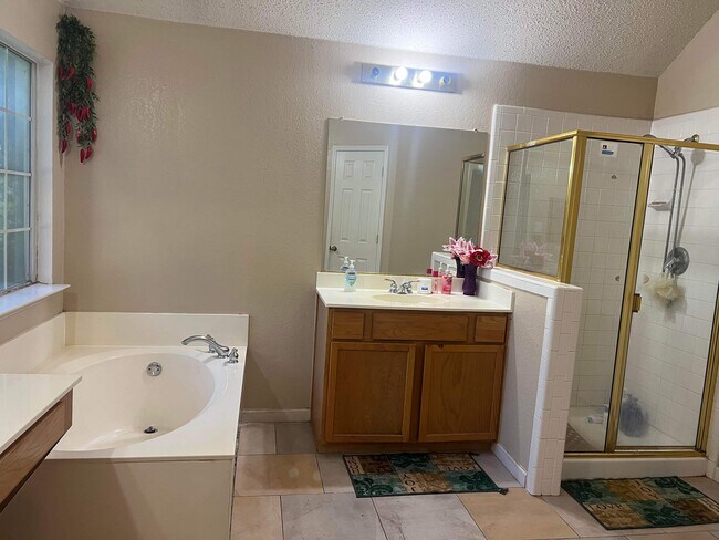 Photo - 7916 Salmon Run Way