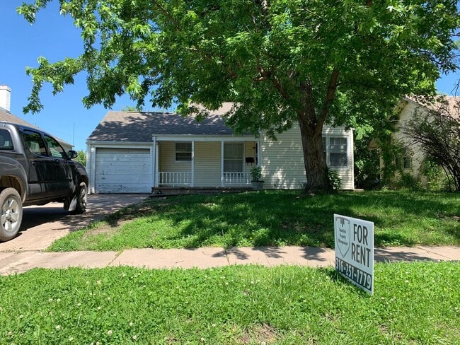 Building Photo - Adorable 2 Bed, 1 Bath