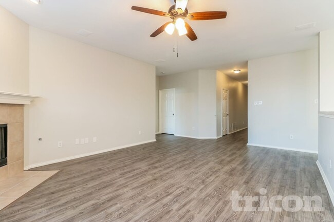 Photo - 716 Kentucky Derby Ln