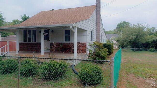 Building Photo - 3809 Nelson St Rental