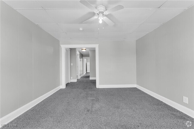 Building Photo - 352 7th St Unit 2/UP Rental