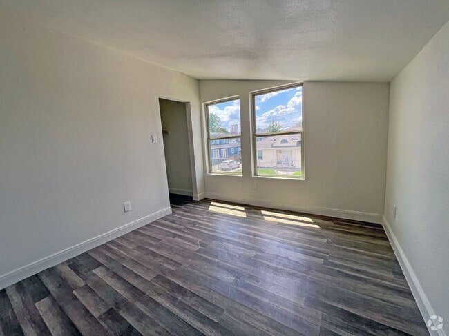 Building Photo - 201 Eastwood St Rental