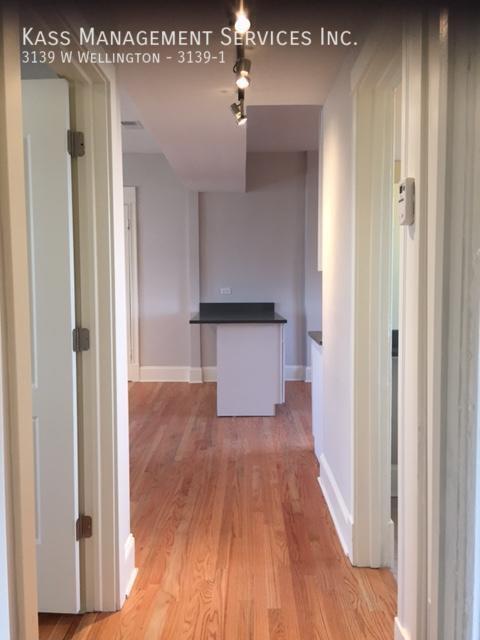 Photo - 3139 W Wellington Ave Unidad 3139-1