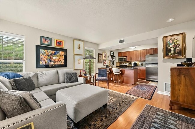 Photo - 7685 Northcross Dr Unidad 304