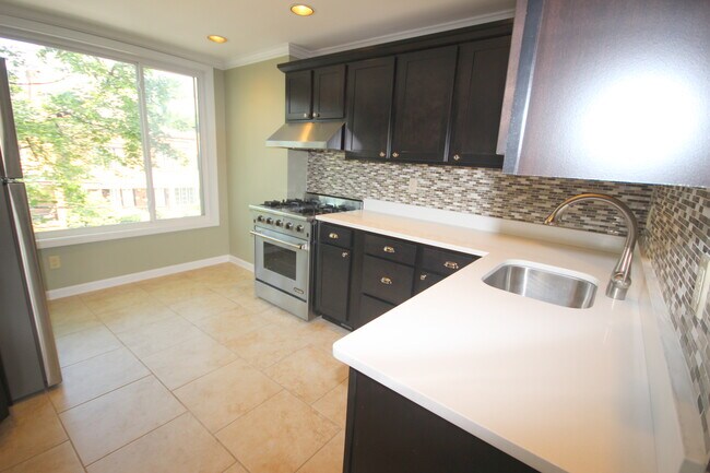 Photo - 5924 Alder St