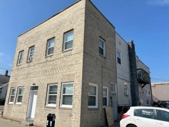 Building Photo - 119 S Walnut St