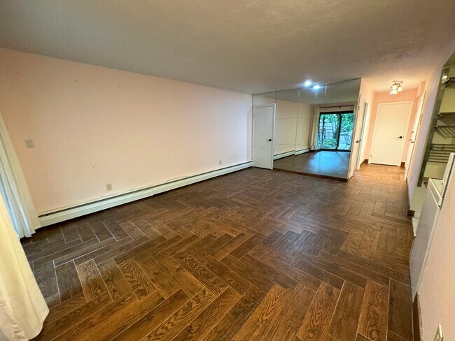 Building Photo - 53 Saint Paul St Unit 3 Rental
