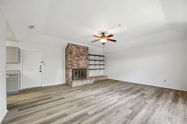 Building Photo - 16311 Forest Bend Ave Rental