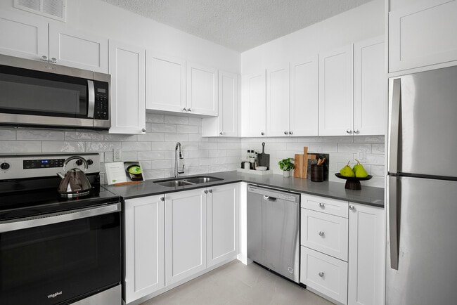 Photo - 2445 The Collegeway