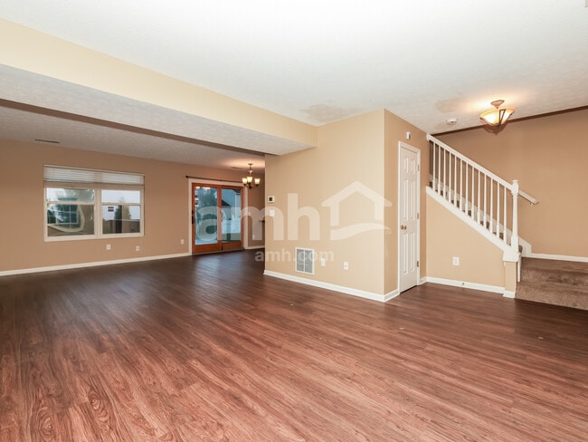 Photo - 1337 Vimla Way