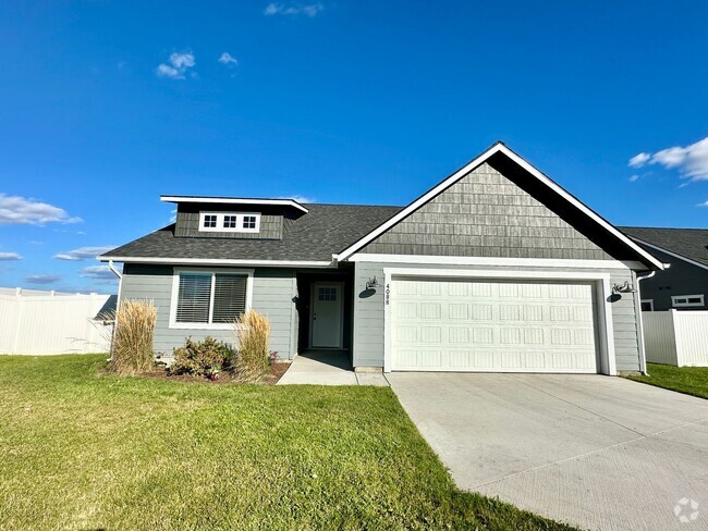 Building Photo - Modern 4 bedroom 2 bathroom home for rent ...