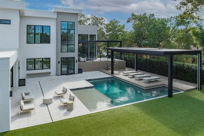 Photo - 3260 Lake Shore Dr