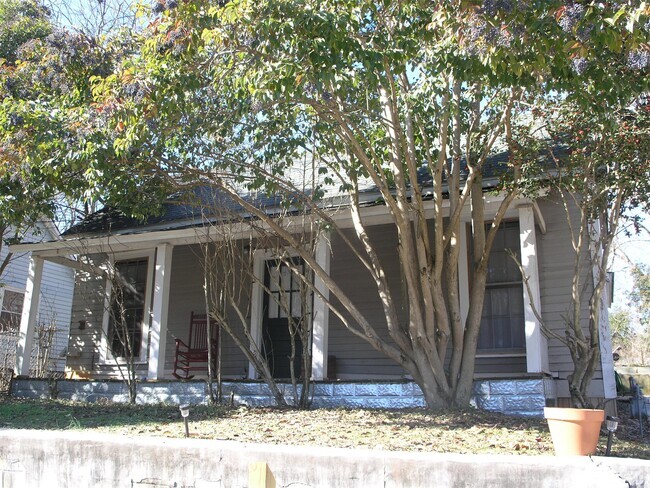 Building Photo - 183 Lyndon Ave Rental