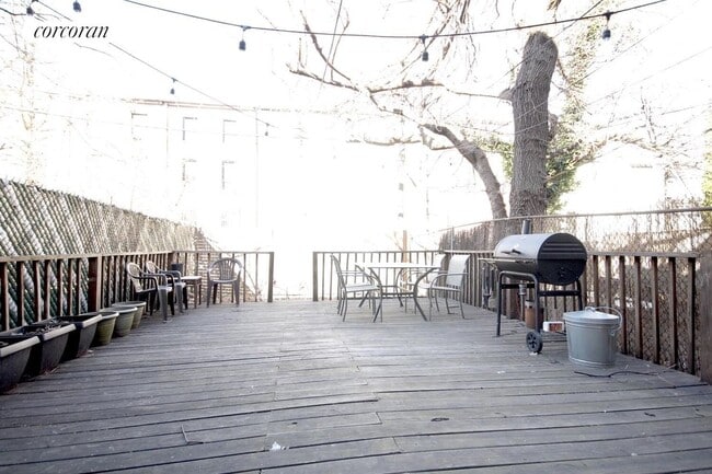 Photo - 181 MacDonough St