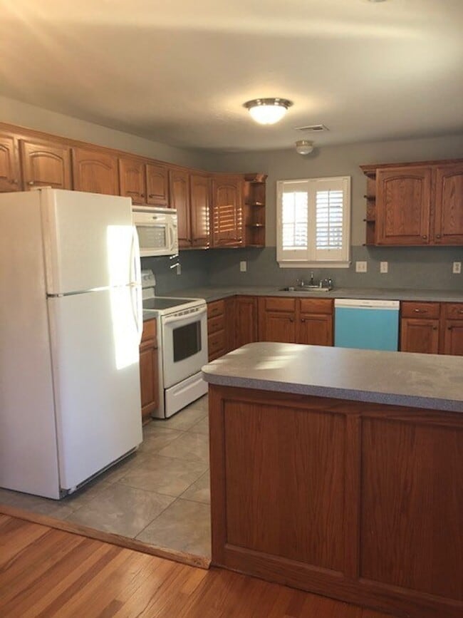 Photo - Adorable 3 Bed | 1 Bath + Bonus Room in Mayfair Heights - ALL Appliances Included