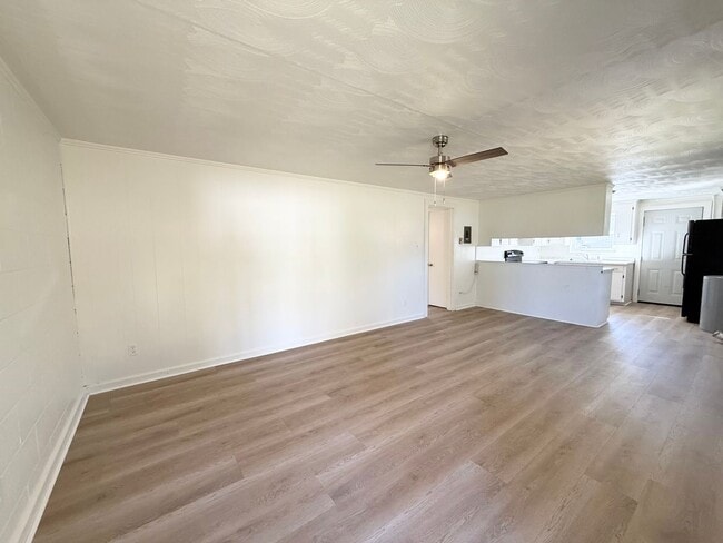 Photo - For Rent – $1,100/month | 2 Bed | 1 Bath Unit 2966 Old Shelby Rd