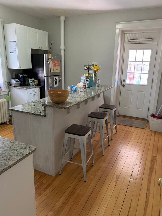 Photo - 441 Lyceum Ave Unit 2