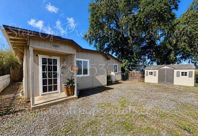 Building Photo - Charming Country Living with Modern Solar Power in Chinese Camp