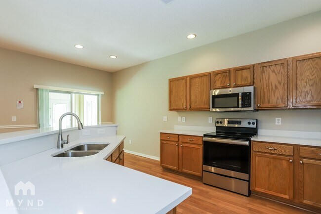 Photo - 713 Parsons Pointe St