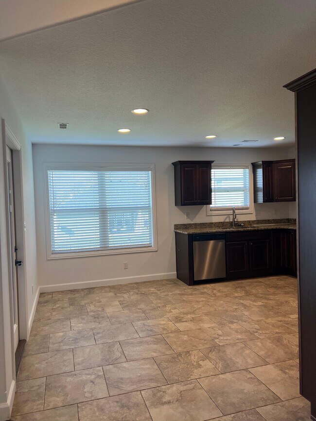 Photo - 7413 Pemberton Dr