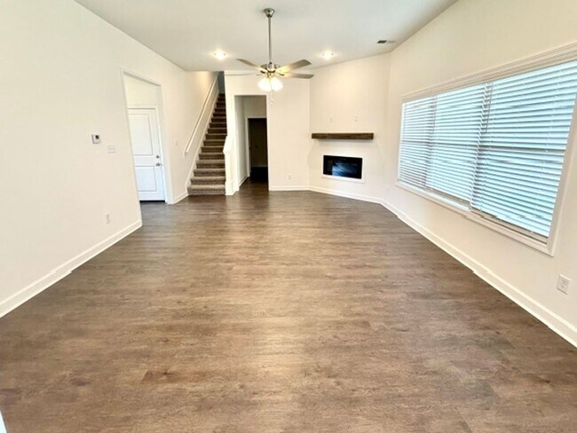 10 Hughetta St S Unit 1