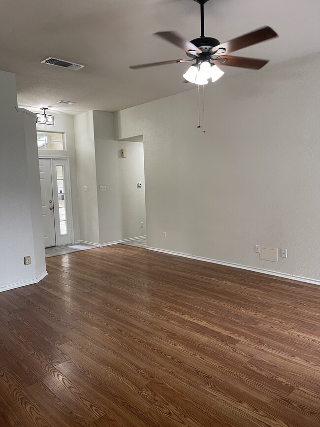 Photo - 1819 Winchester Dr