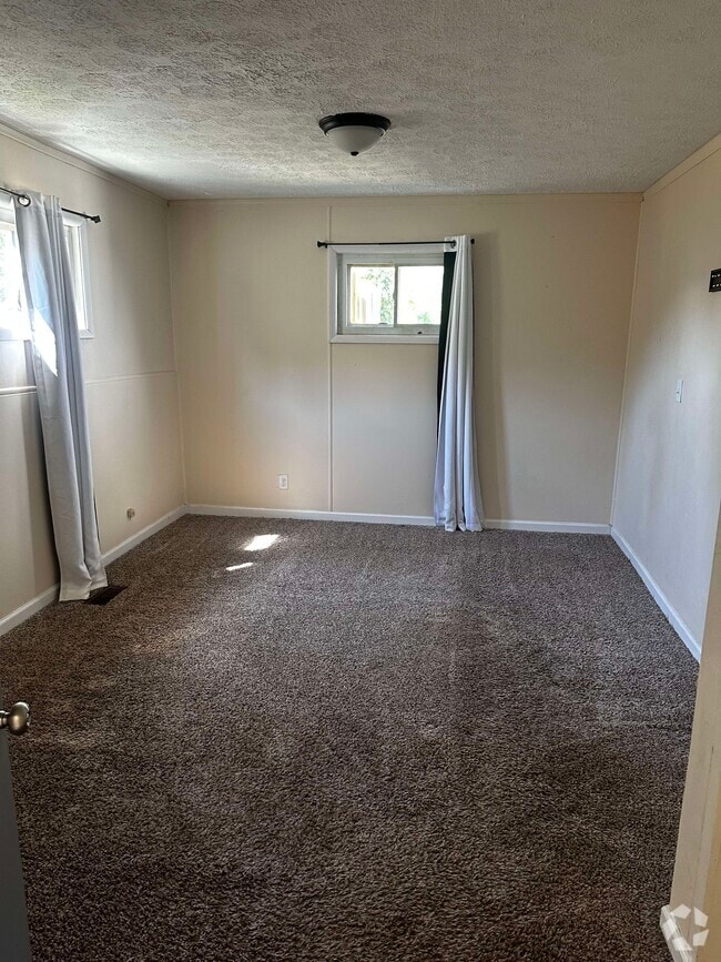 Building Photo - 1821 Beech St Rental