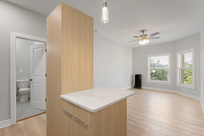 Photo - 7600 N Sheridan Rd Unit 305