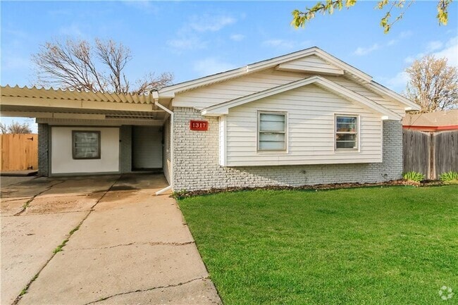 Building Photo - 1317 SW 63rd St Rental