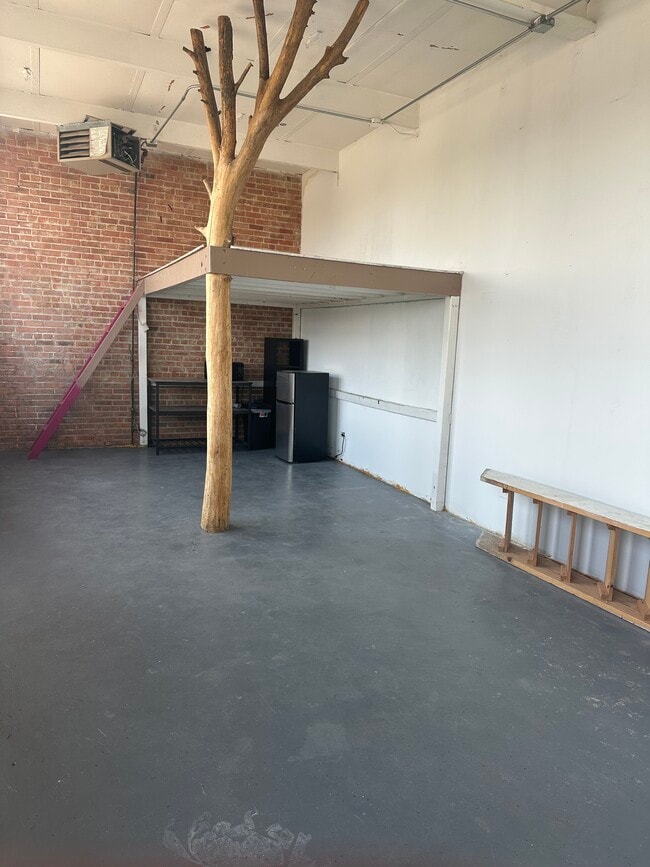Photo - 10k sqft LiveWork Space w Green/White Screen