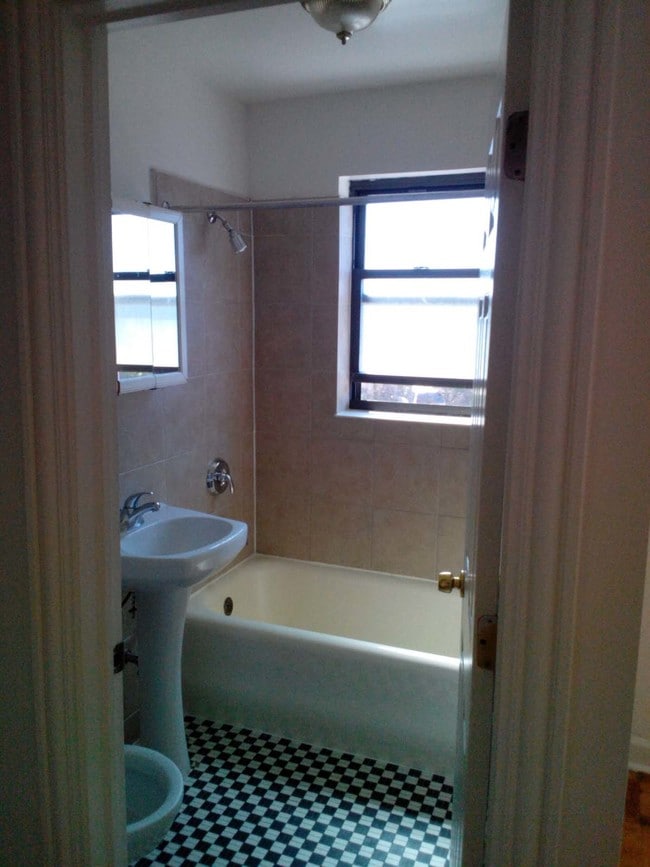 7300 Venture Apartments