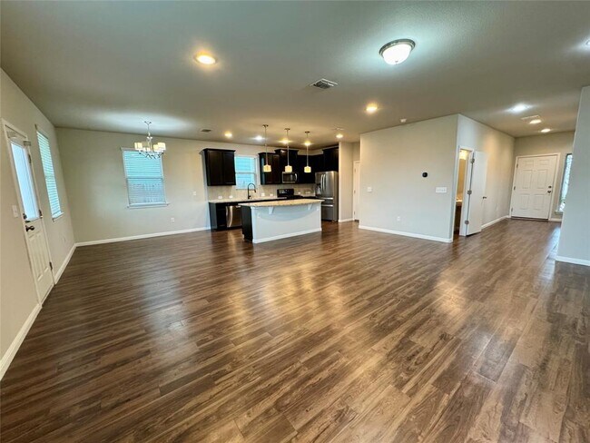 Photo - 219 Wapiti Rd