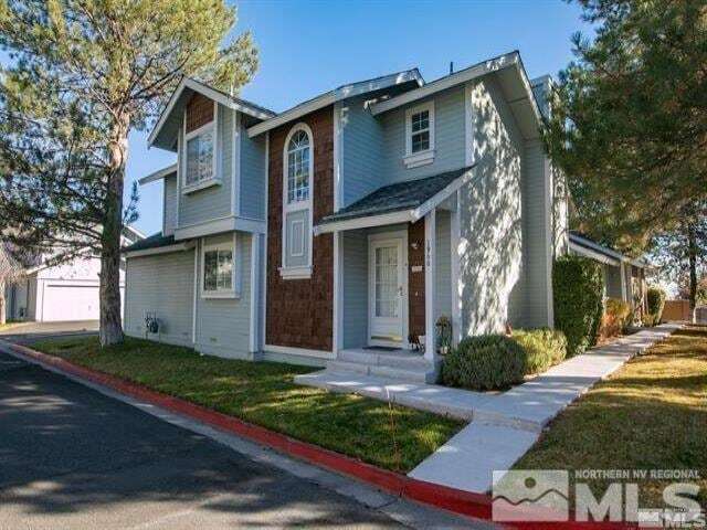 Photo - 1900 E Minaret Cir House