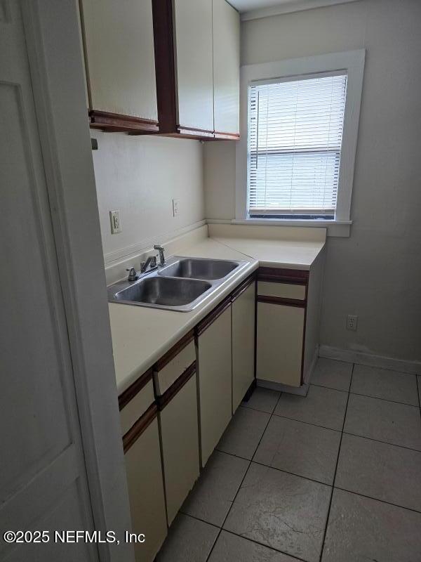 Photo - 560 Broward St