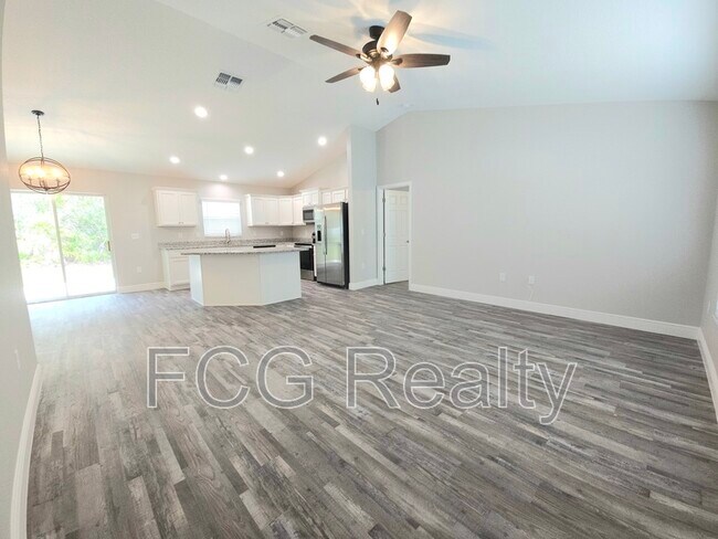 Photo - 8027 N Independence Way